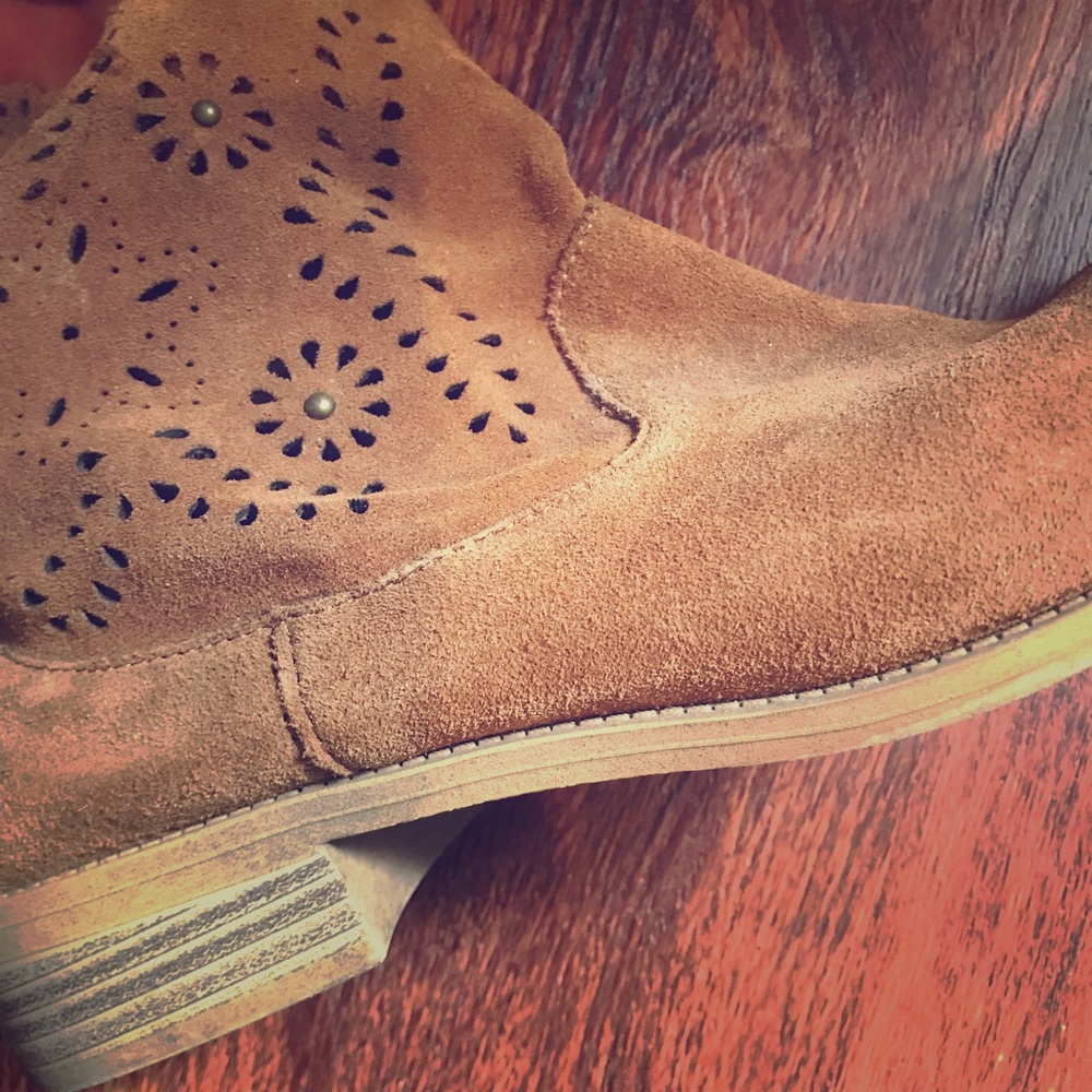 Size 8/9 ankle boots